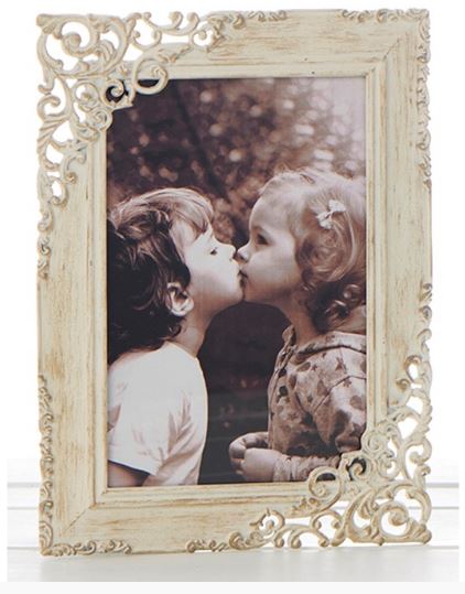 Photo Frame.  Old Cream Lace 4x6" photo size